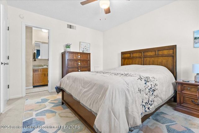 1114 Timbercreek Drive 41, Grand Ledge, MI 48837