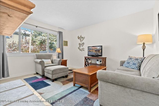 1114 Timbercreek Drive 41, Grand Ledge, MI 48837