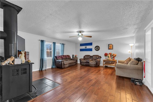 998 Eastgate Street, Siloam Springs, AR 72761