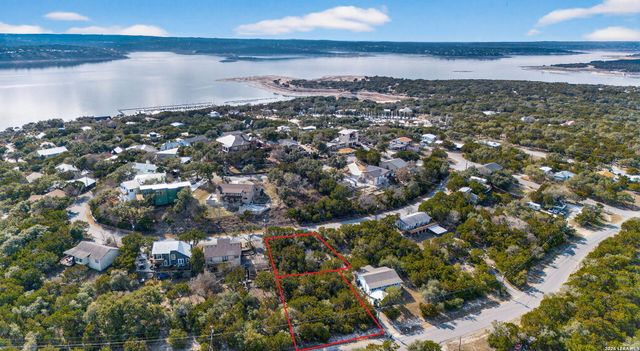 528 Highland Heights, Canyon Lake, TX 78133