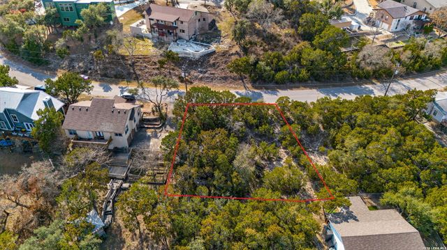 528 Highland Heights, Canyon Lake, TX 78133