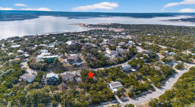 528 Highland Heights, Canyon Lake, TX 78133