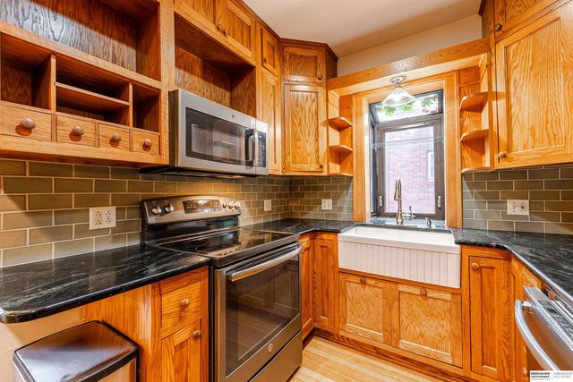 2328 N 50th Avenue, Omaha, NE 68104