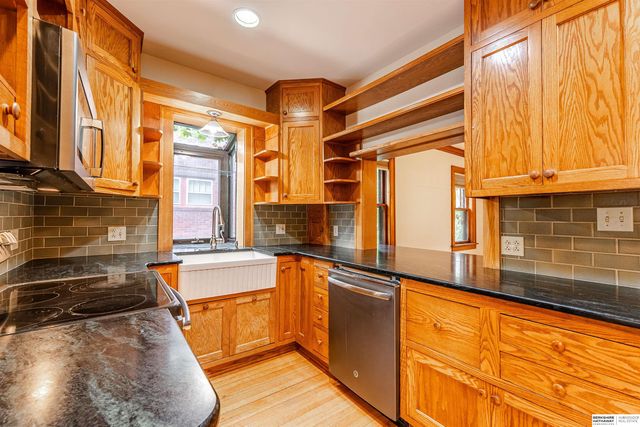 2328 N 50th Avenue, Omaha, NE 68104