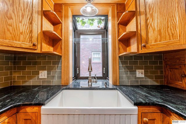 2328 N 50th Avenue, Omaha, NE 68104