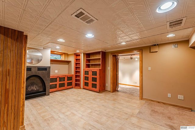 2328 N 50th Avenue, Omaha, NE 68104