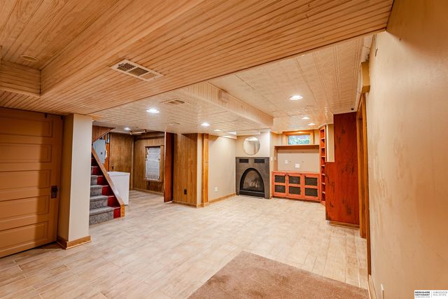 2328 N 50th Avenue, Omaha, NE 68104