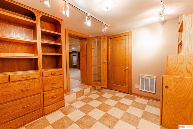 2328 N 50th Avenue, Omaha, NE 68104