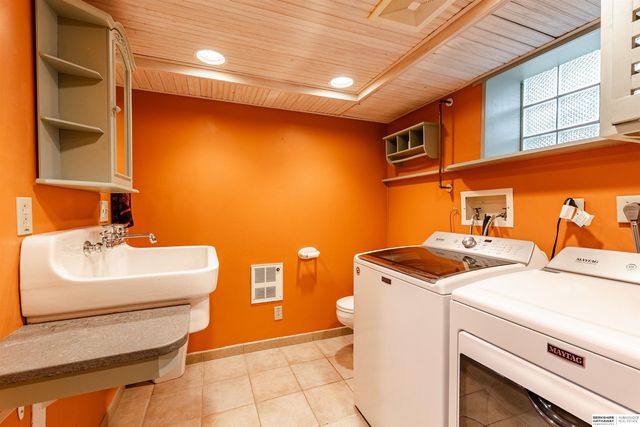 2328 N 50th Avenue, Omaha, NE 68104