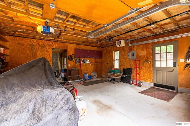 2328 N 50th Avenue, Omaha, NE 68104