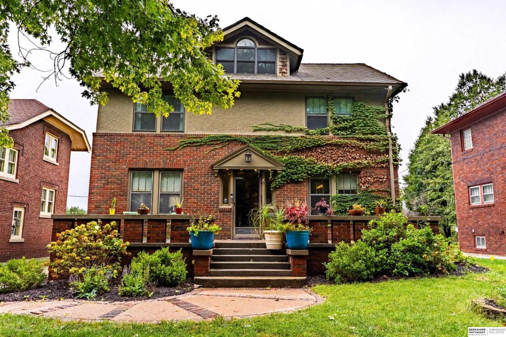 2328 N 50th Avenue, Omaha, NE 68104