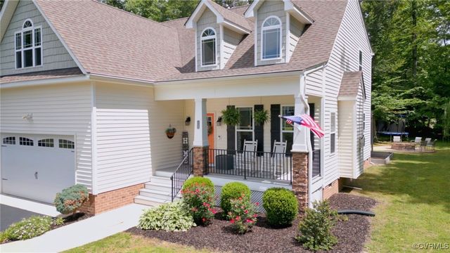 10335 Deerlake Dr, New Kent, VA 23124