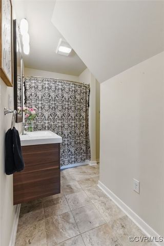10335 Deerlake Dr, New Kent, VA 23124