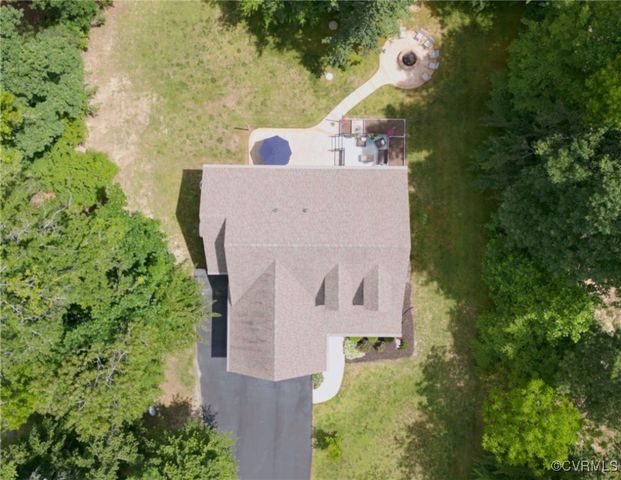 10335 Deerlake Dr, New Kent, VA 23124