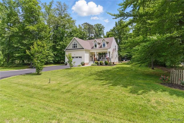 10335 Deerlake Dr, New Kent, VA 23124