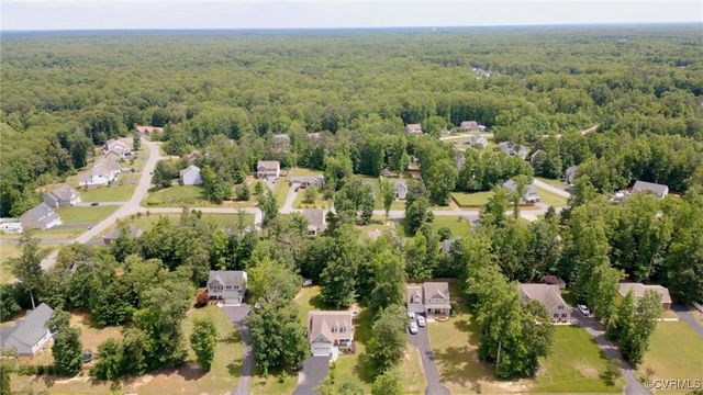 10335 Deerlake Dr, New Kent, VA 23124