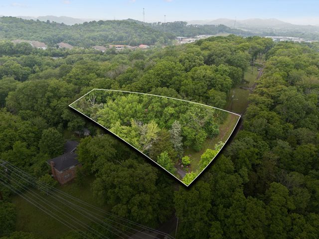 909 Plateau Pkwy, Nashville, TN 37205