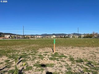 2181 Nw Fendle Way, Mc Minnville, OR 97128