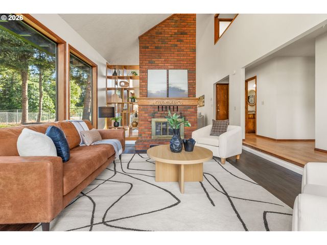 1210 Se BEAVER CREEK Ln, Troutdale, OR 97060