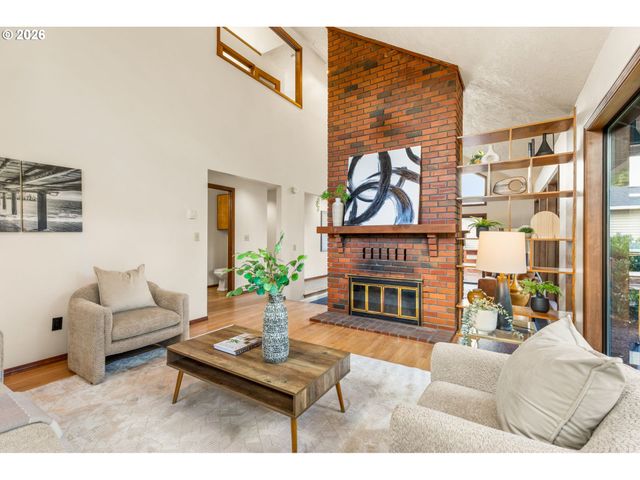1210 Se BEAVER CREEK Ln, Troutdale, OR 97060