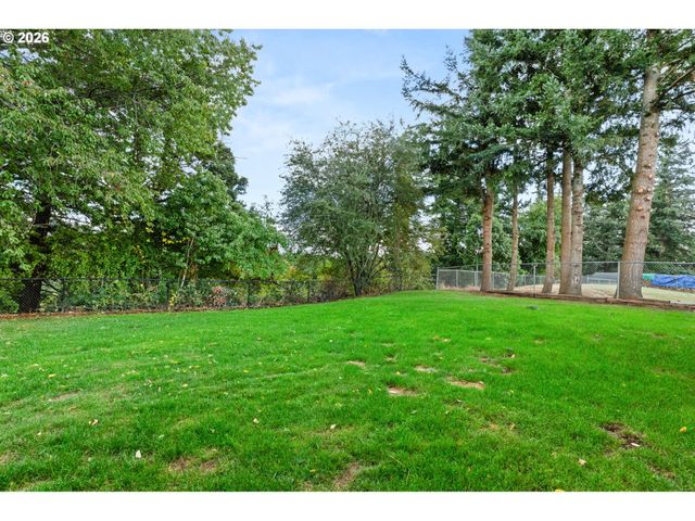 1210 Se BEAVER CREEK Ln, Troutdale, OR 97060