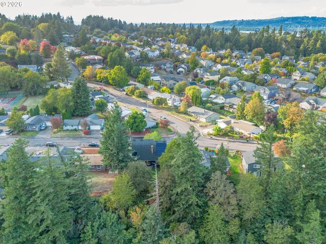 1210 Se BEAVER CREEK Ln, Troutdale, OR 97060