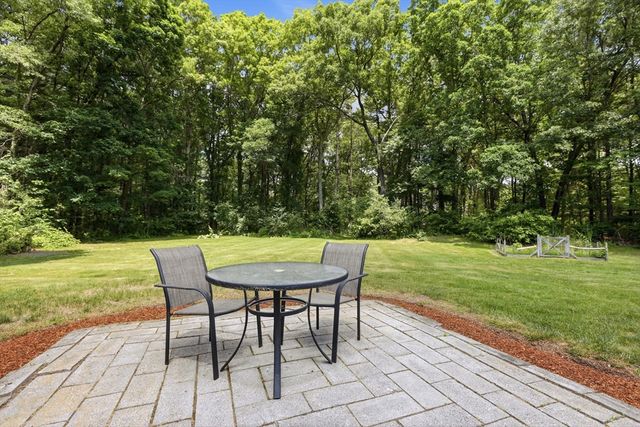 335 Pelham Rd, Dracut, MA 01826