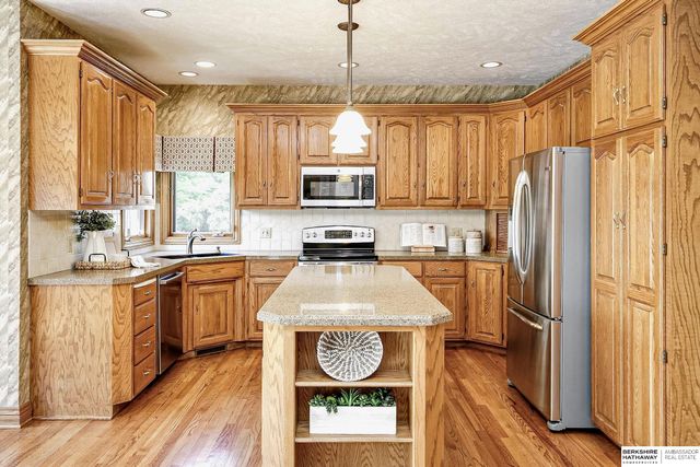 13027 Charles Street, Omaha, NE 68154