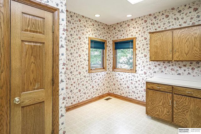 13027 Charles Street, Omaha, NE 68154