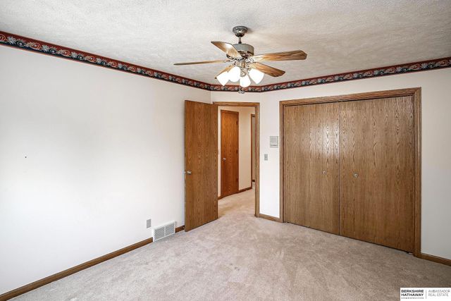 13027 Charles Street, Omaha, NE 68154