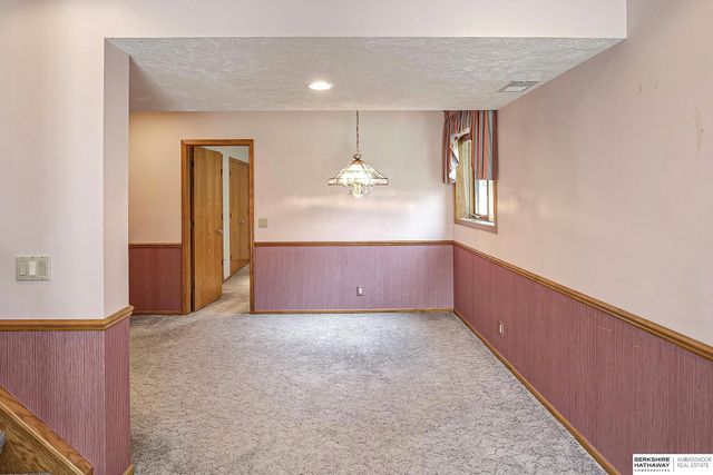 13027 Charles Street, Omaha, NE 68154
