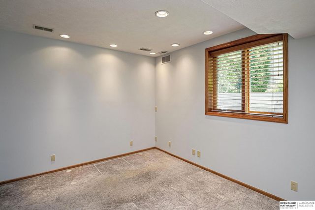 13027 Charles Street, Omaha, NE 68154
