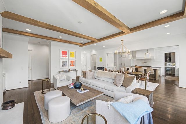 2402 Valley Brook Rd, Nashville, TN 37215