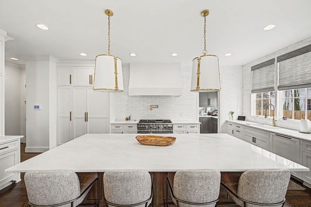 2402 Valley Brook Rd, Nashville, TN 37215