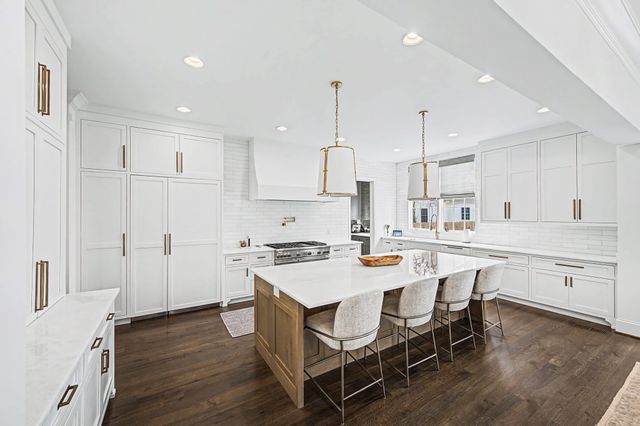 2402 Valley Brook Rd, Nashville, TN 37215