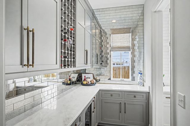 2402 Valley Brook Rd, Nashville, TN 37215