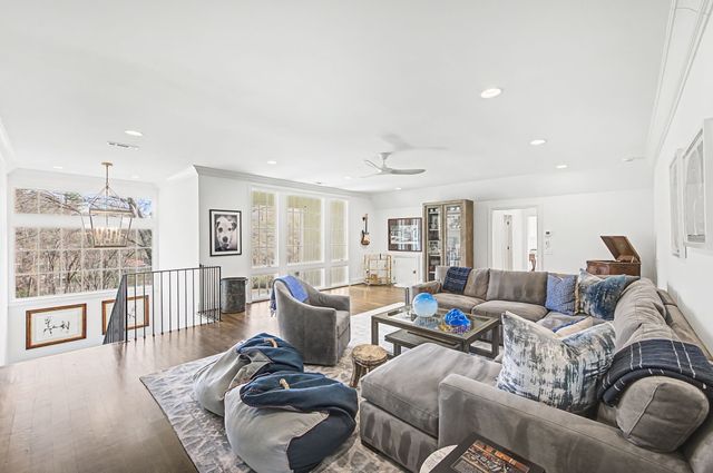 2402 Valley Brook Rd, Nashville, TN 37215