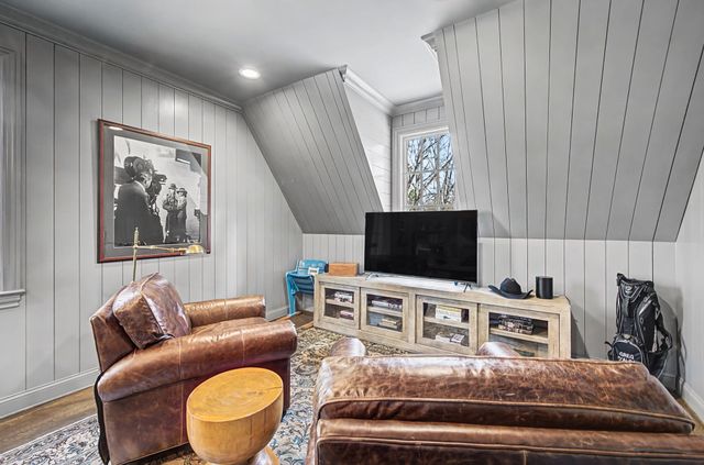 2402 Valley Brook Rd, Nashville, TN 37215