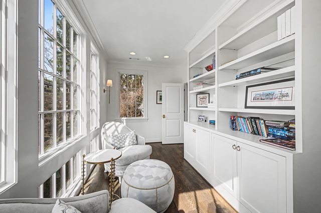 2402 Valley Brook Rd, Nashville, TN 37215