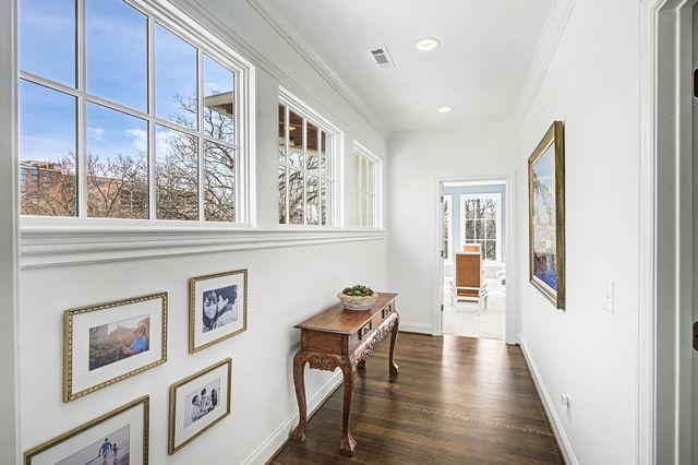 2402 Valley Brook Rd, Nashville, TN 37215