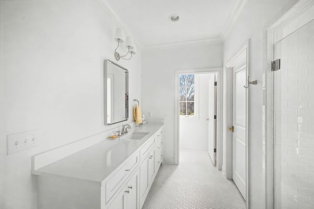 2402 Valley Brook Rd, Nashville, TN 37215