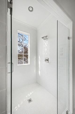 2402 Valley Brook Rd, Nashville, TN 37215