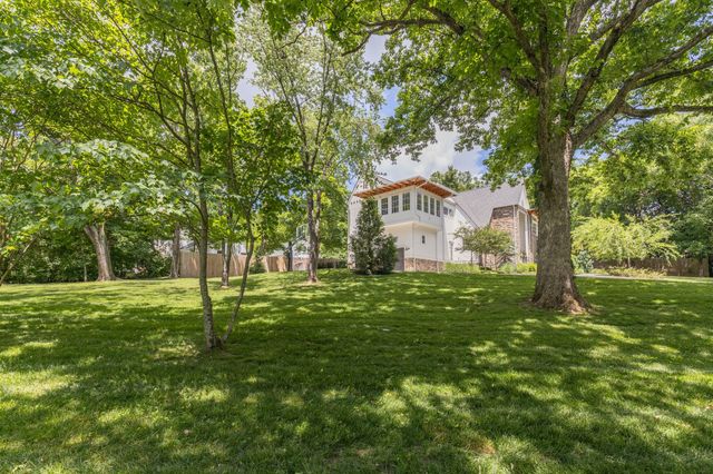 2402 Valley Brook Rd, Nashville, TN 37215