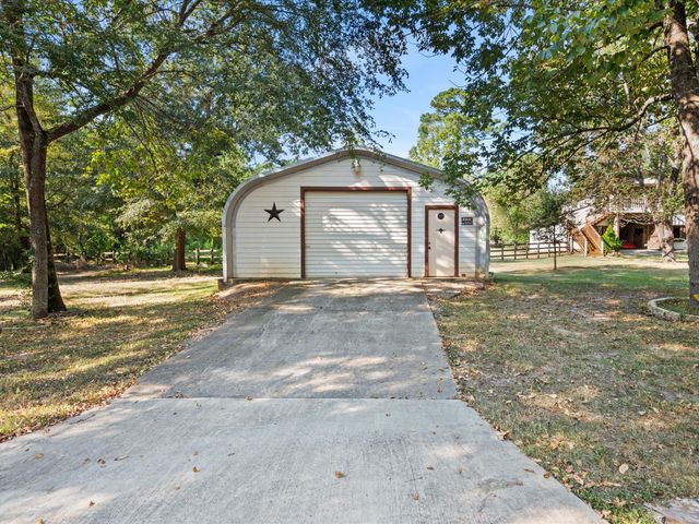 2004 Northshore Drive, Conroe, TX 77304