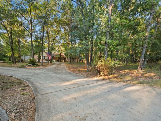 2004 Northshore Drive, Conroe, TX 77304
