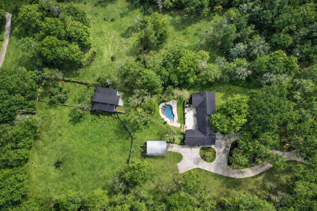 2004 Northshore Drive, Conroe, TX 77304