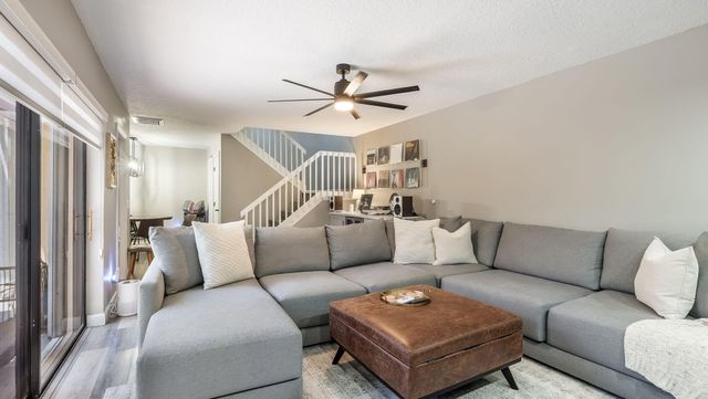 725 NW 99th Circle, Plantation, FL 33324