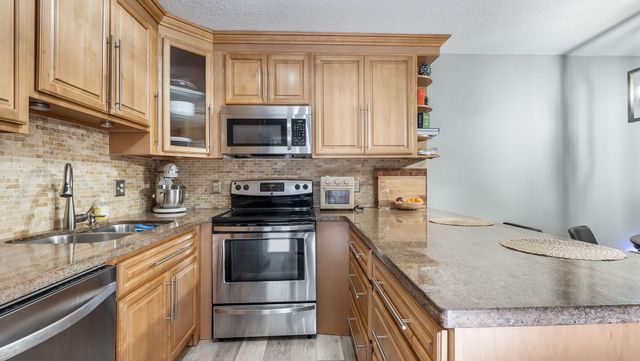 725 NW 99th Circle, Plantation, FL 33324