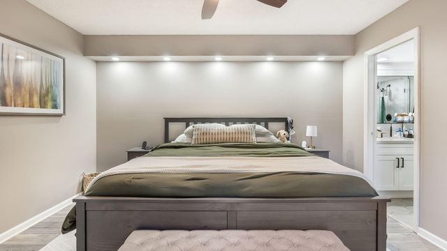 725 NW 99th Circle, Plantation, FL 33324
