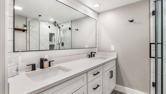 725 NW 99th Circle, Plantation, FL 33324
